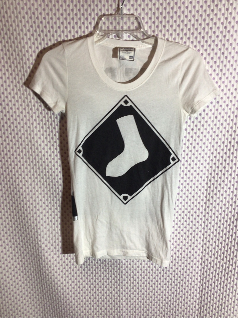 Vintage PINK Chicago White Sox graphic v-neck t-shirt